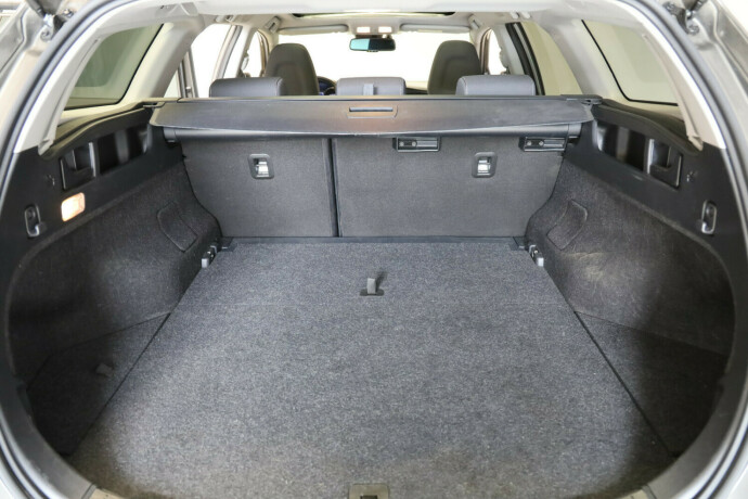 toyota-auris-elektrisitetbensin-2019-big-14