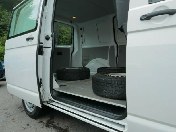 volkswagen-transporter-diesel-2018-big-3