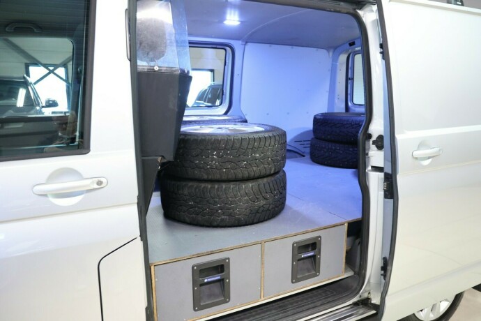 volkswagen-transporter-diesel-2016-big-6