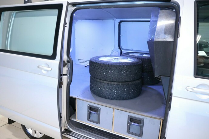 volkswagen-transporter-diesel-2016-big-8