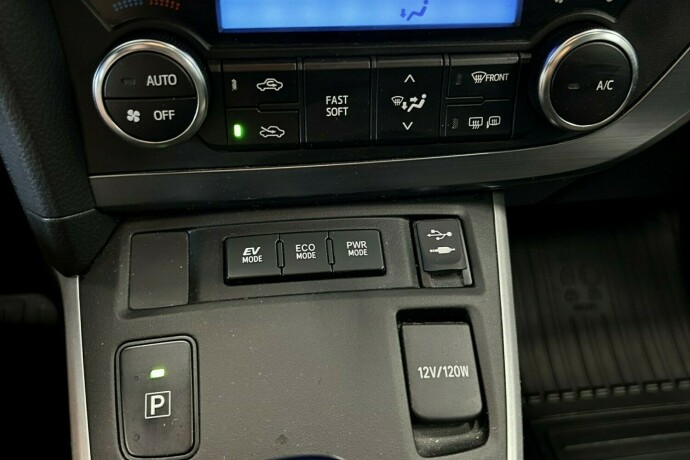 toyota-auris-elektrisitetbensin-2013-big-7