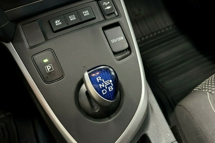toyota-auris-elektrisitetbensin-2013-big-8