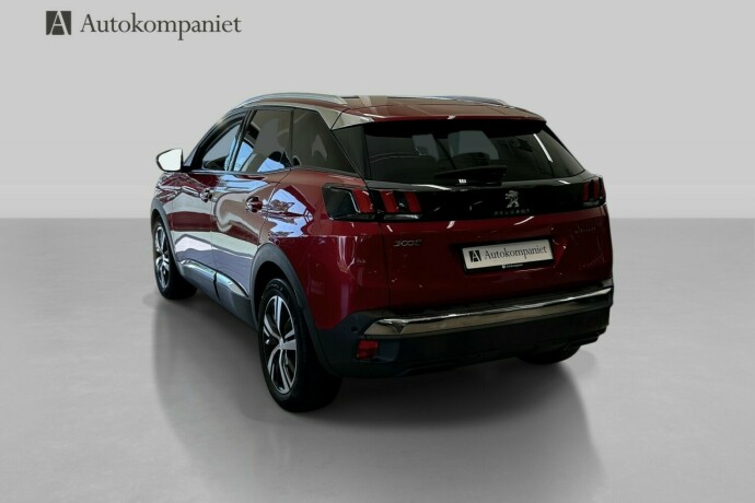 peugeot-3008-bensin-2018-big-3