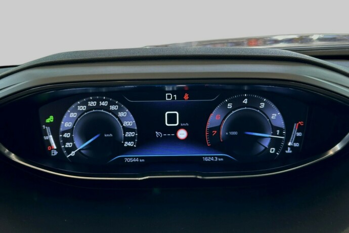 peugeot-3008-bensin-2018-big-9