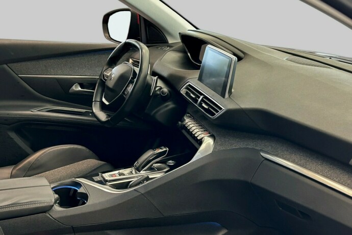 peugeot-3008-bensin-2018-big-11