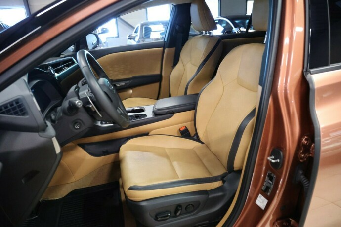 lexus-rz-elektrisitet-2023-big-4