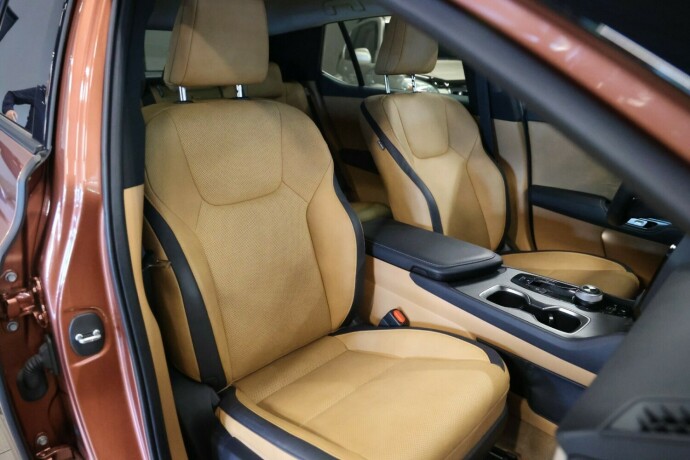 lexus-rz-elektrisitet-2023-big-10