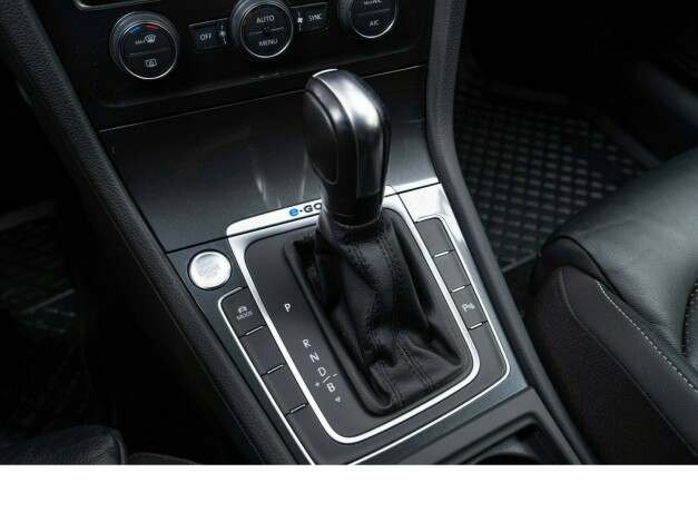 volkswagen-golf-elektrisitet-2020-big-13