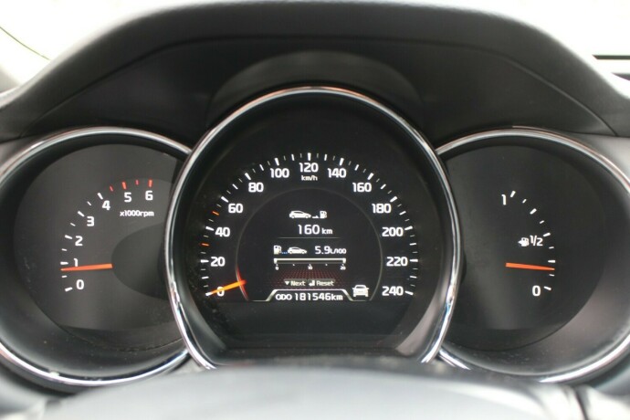 kia-cee039d-diesel-2013-big-6