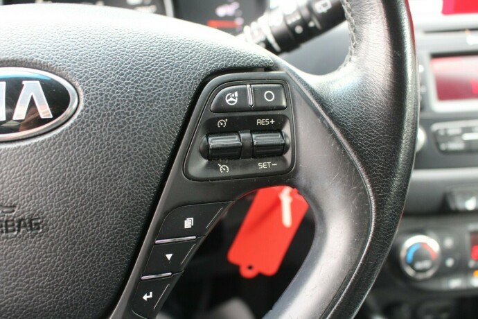 kia-cee039d-diesel-2013-big-8