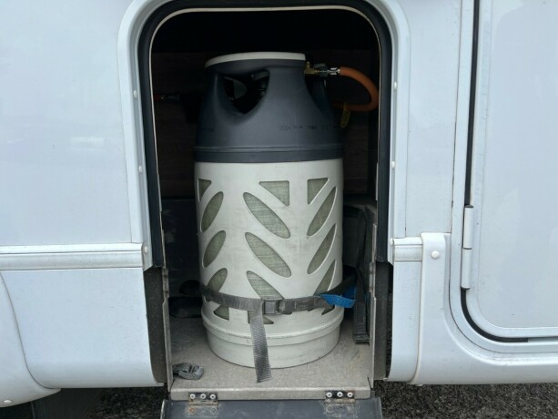 dethleffs-trend-i-7057-2-enkle-senger-truma-6eh-diesel-2018-big-9