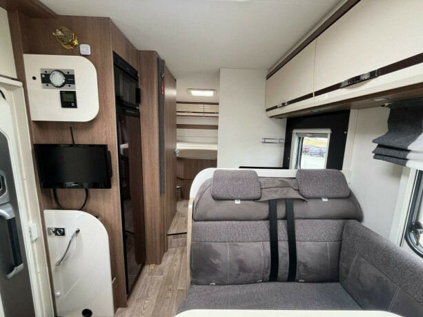 dethleffs-trend-i-7057-2-enkle-senger-truma-6eh-diesel-2018-big-24