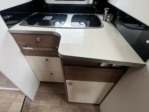 dethleffs-trend-i-7057-2-enkle-senger-truma-6eh-diesel-2018-big-26