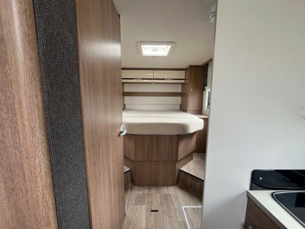 dethleffs-trend-i-7057-2-enkle-senger-truma-6eh-diesel-2018-big-38