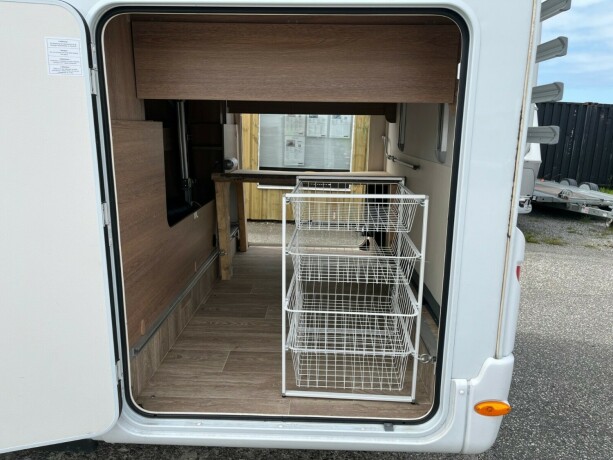 dethleffs-trend-i-7057-2-enkle-senger-truma-6eh-diesel-2018-big-7