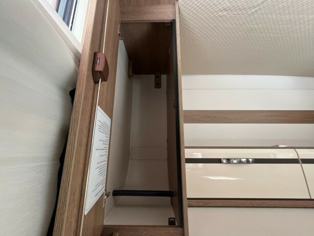 dethleffs-trend-i-7057-2-enkle-senger-truma-6eh-diesel-2018-big-46