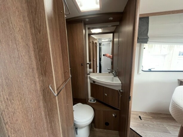 dethleffs-trend-i-7057-2-enkle-senger-truma-6eh-diesel-2018-big-39