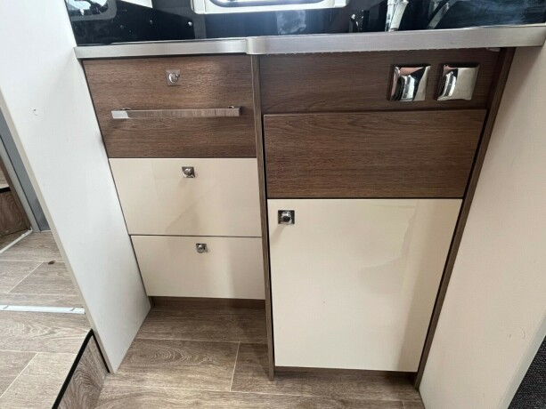 dethleffs-trend-i-7057-2-enkle-senger-truma-6eh-diesel-2018-big-28