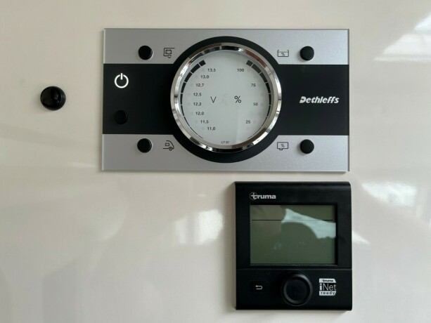 dethleffs-trend-i-7057-2-enkle-senger-truma-6eh-diesel-2018-big-23