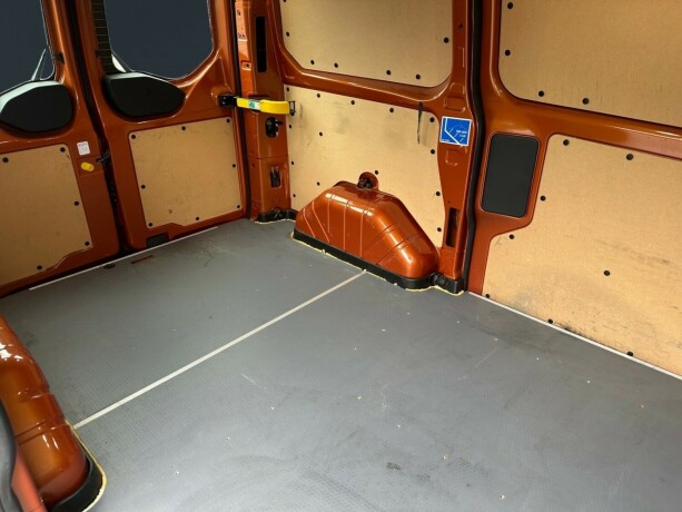ford-transit-custom-elektrisitetdiesel-2021-big-24