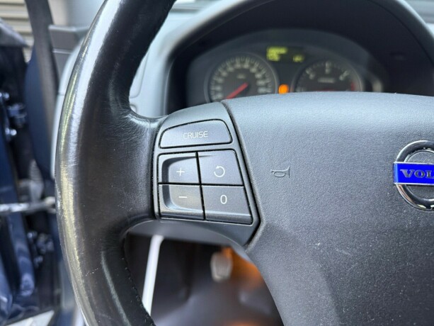 volvo-v50-diesel-2011-big-14