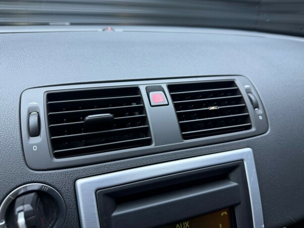volvo-v50-diesel-2011-big-17