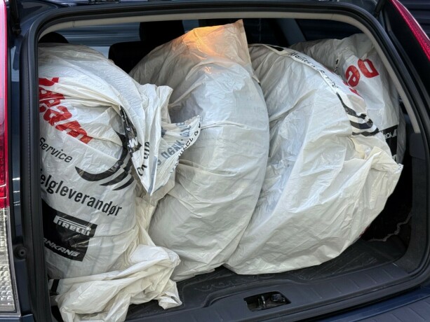 volvo-v50-diesel-2011-big-27