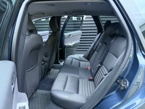volvo-v50-diesel-2011-big-25