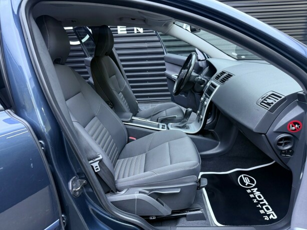 volvo-v50-diesel-2011-big-24