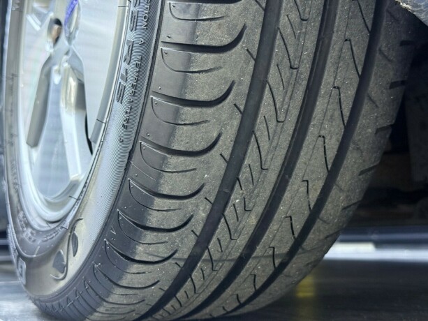 volvo-v50-diesel-2011-big-8