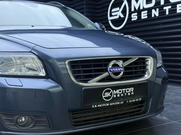 volvo-v50-diesel-2011-big-4