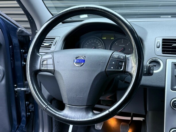 volvo-v50-diesel-2011-big-12