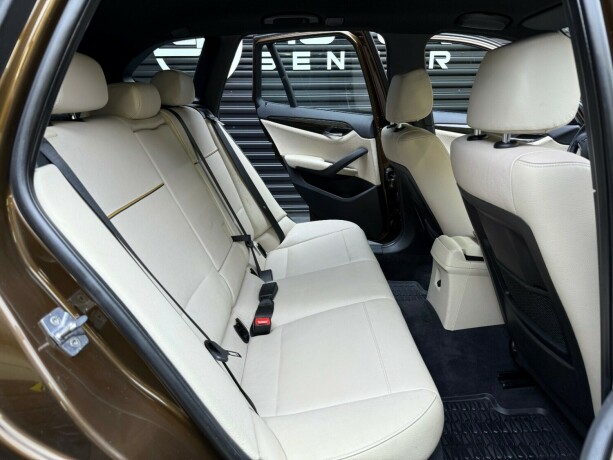 bmw-x1-diesel-2011-big-24