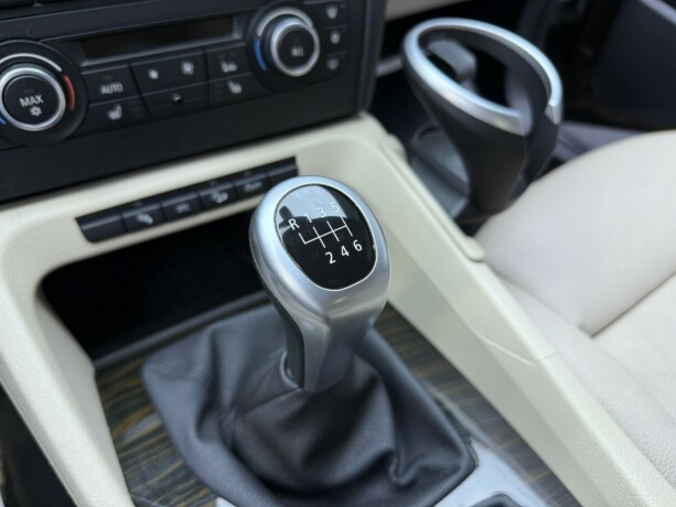 bmw-x1-diesel-2011-big-19
