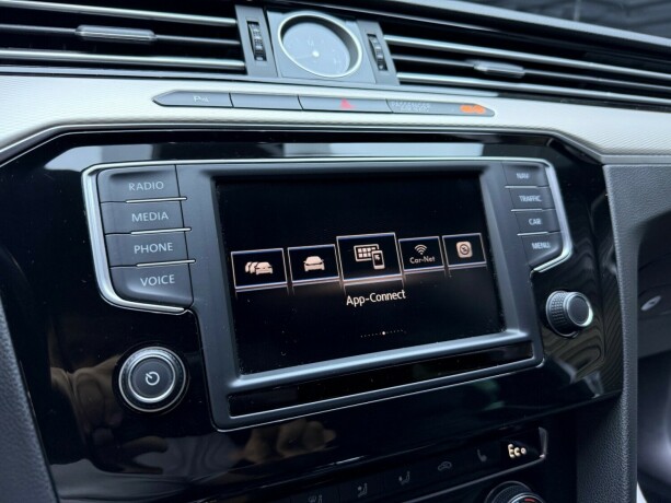 volkswagen-passat-elektrisitetbensin-2017-big-29