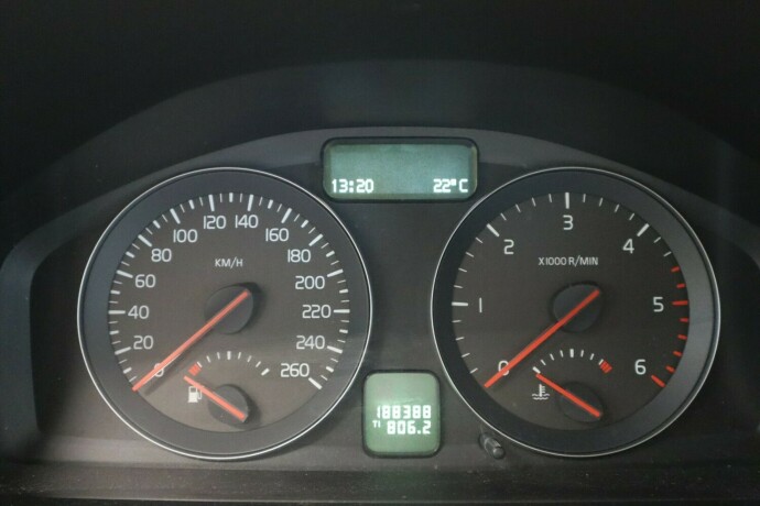 volvo-v50-diesel-2012-big-29