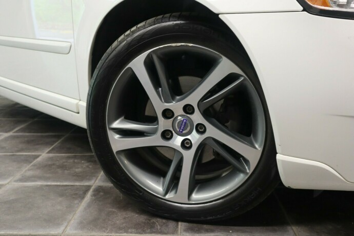 volvo-v50-diesel-2012-big-32