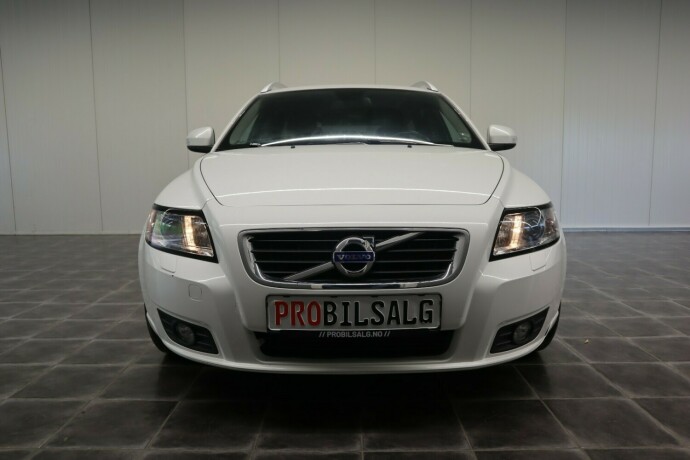 volvo-v50-diesel-2012-big-6