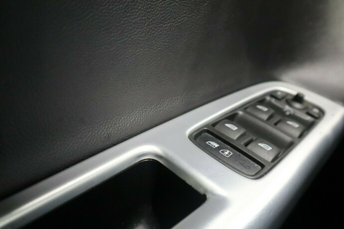 volvo-v50-diesel-2012-big-25