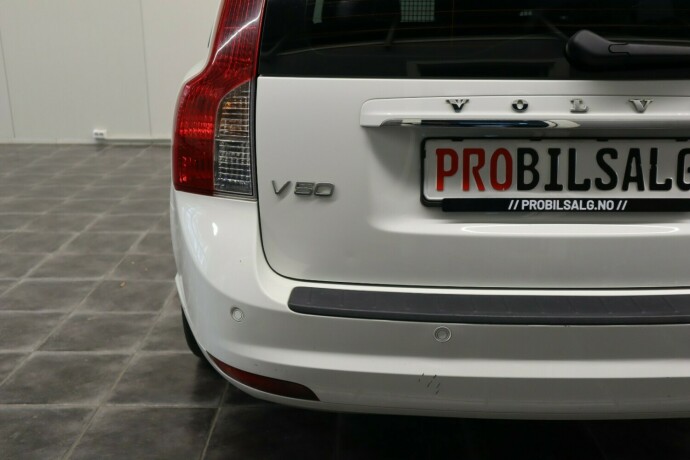 volvo-v50-diesel-2012-big-16