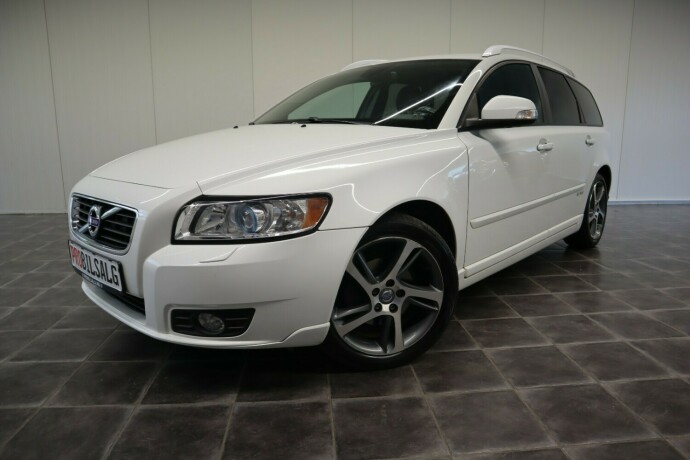volvo-v50-diesel-2012-big-0