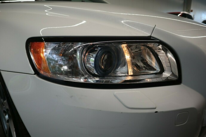 volvo-v50-diesel-2012-big-9