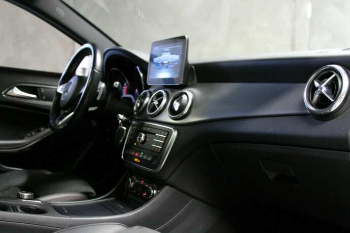 mercedes-benz-gla-bensin-2017-big-7