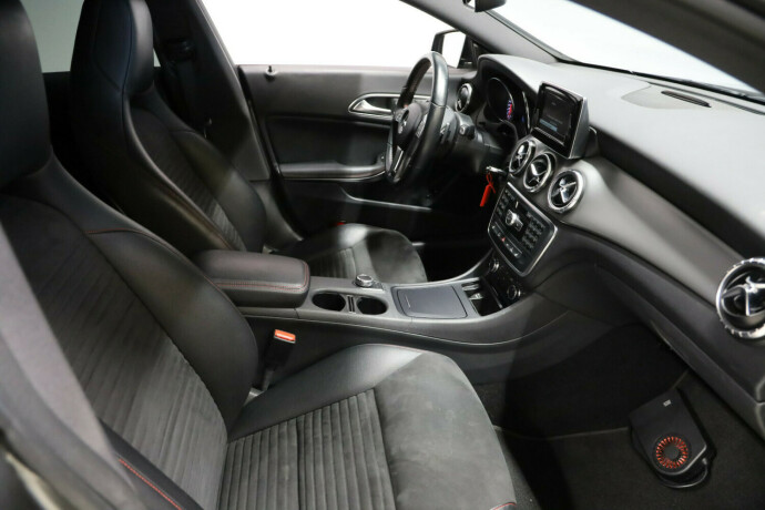 mercedes-benz-cla-bensin-2014-big-10
