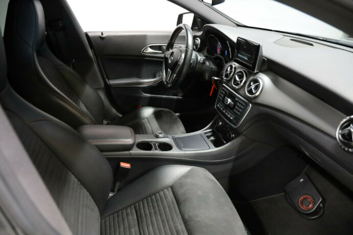 mercedes-benz-cla-bensin-2014-big-9