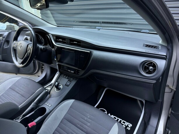 toyota-auris-elektrisitetbensin-2016-big-12