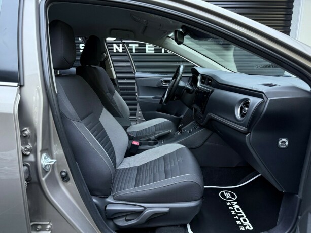 toyota-auris-elektrisitetbensin-2016-big-29