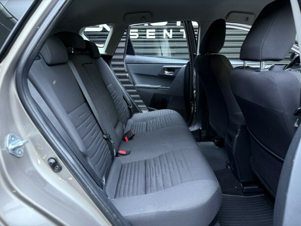 toyota-auris-elektrisitetbensin-2016-big-31