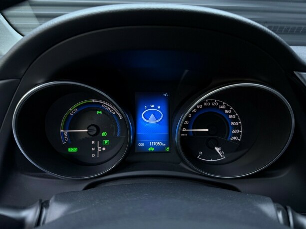 toyota-auris-elektrisitetbensin-2016-big-16