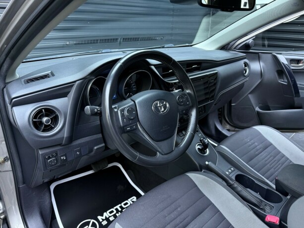 toyota-auris-elektrisitetbensin-2016-big-11